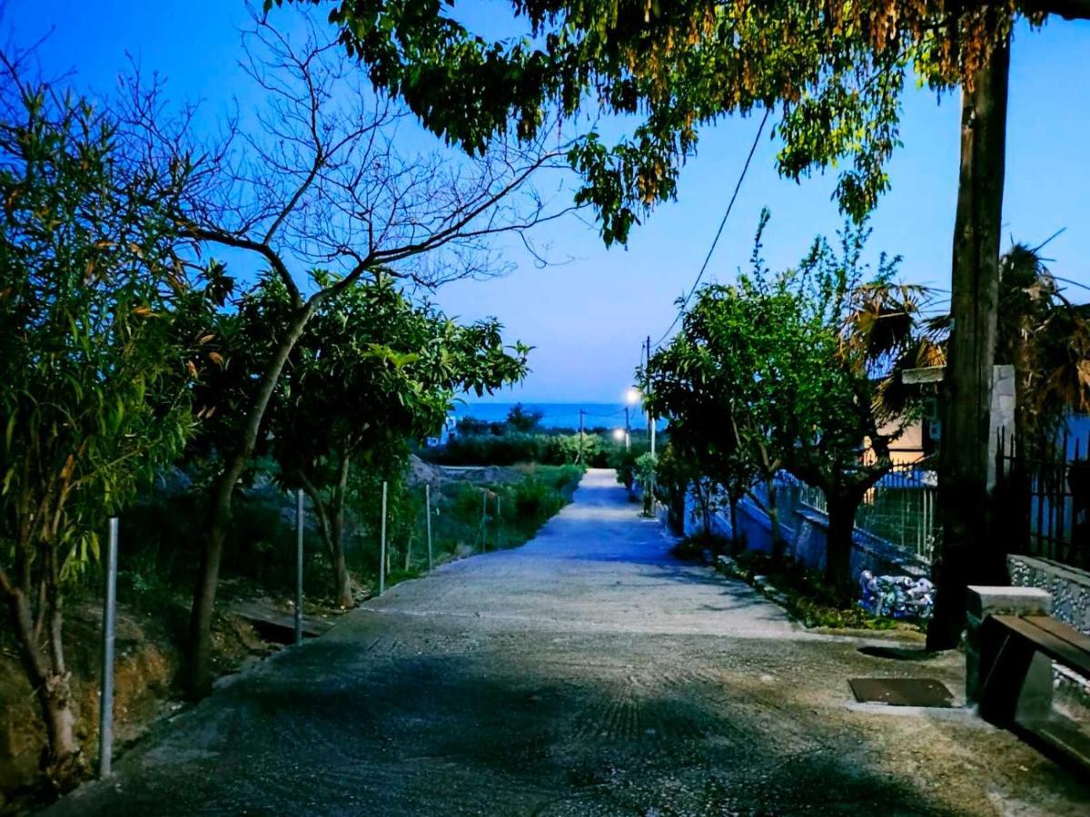 Adam'S Holiday House 2019 Kariani Luaran gambar