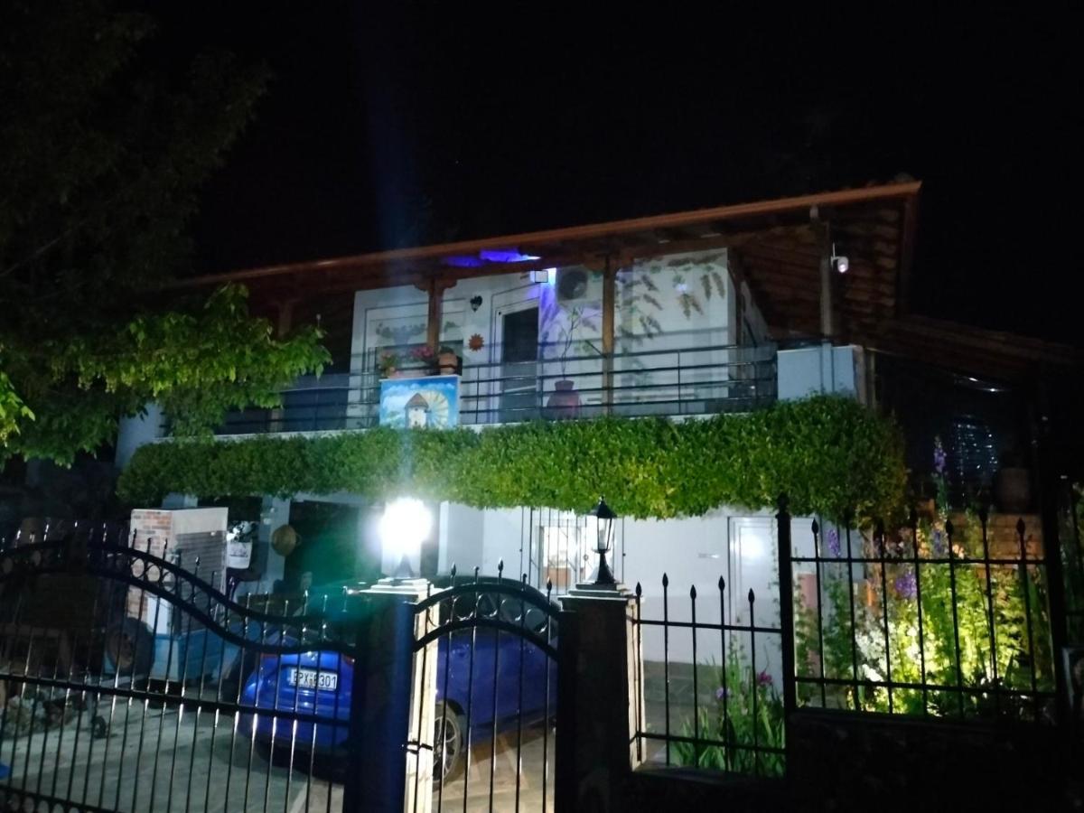 Adam'S Holiday House 2019 Kariani Luaran gambar